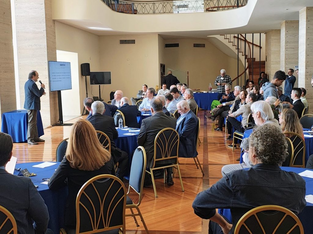 O encontro reuniu representantes de 33 instituições