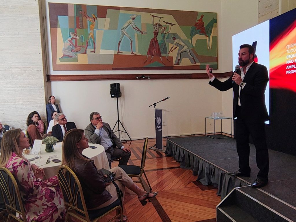 Ferreirinha participou de evento do Conselho da Mulher da ACRJ